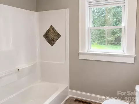 Bath - 802 3rd Se St SE, Conover, NC 28613 photo 2 of 3
