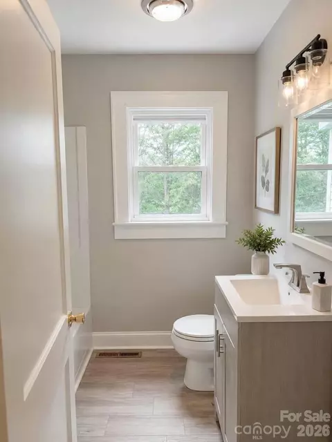 Bath - 802 3rd Se St SE, Conover, NC 28613 photo 3 of 3