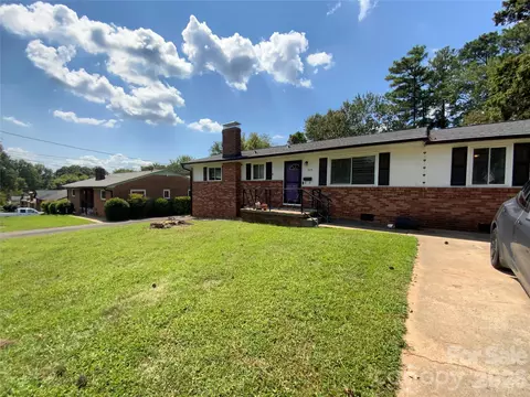 325 Glenwood Dr, Mooresville, NC 28115