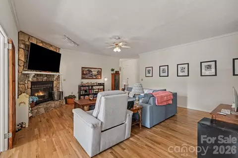 Living - 235 Pebble Pt, Salisbury, NC 28146 photo 2 of 2