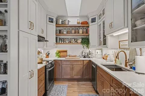 Kitchen - 235 Pebble Pt, Salisbury, NC 28146 photo 2 of 4
