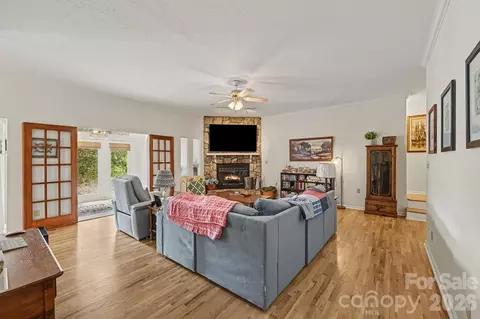 Living - 235 Pebble Pt, Salisbury, NC 28146 photo 1 of 2