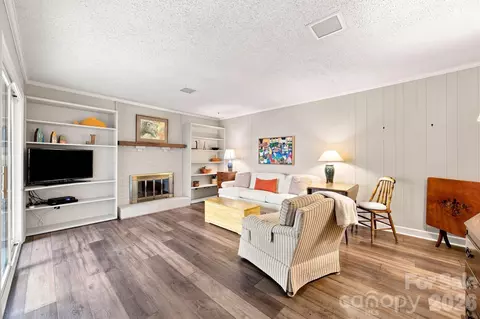 Living - 6836 Dumbarton Dr, Charlotte, NC 28210 photo 2 of 3