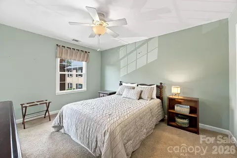 Bedroom - 6836 Dumbarton Dr, Charlotte, NC 28210 photo 6 of 8