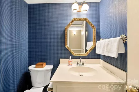 Bath - 6836 Dumbarton Dr, Charlotte, NC 28210 photo 1 of 3