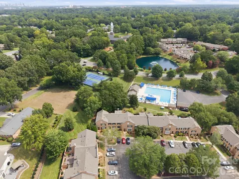 View/Area - 6836 Dumbarton Dr, Charlotte, NC 28210 photo 3 of 4
