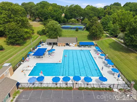 Exterior - 6836 Dumbarton Dr, Charlotte, NC 28210 photo 6 of 6