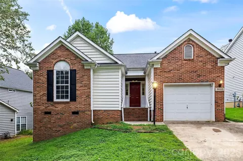 9005 Little Hampton Pl, Charlotte, NC 28215