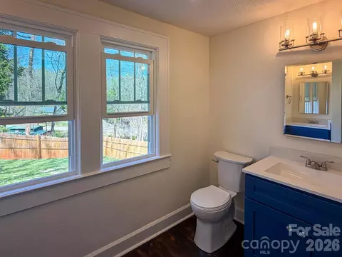 Bath - 50 Hidden Hill Rd, Tryon, NC 28782 photo 2 of 3