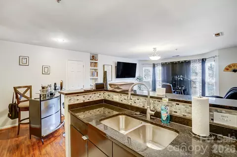 529 N Graham 2i St #2I, Charlotte, NC 28202