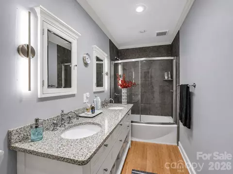 Bath - 335 Melrose 111 Ave #111, Tryon, NC 28782 photo 2 of 5