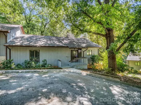Exterior - 335 Melrose 111 Ave #111, Tryon, NC 28782 photo 4 of 8