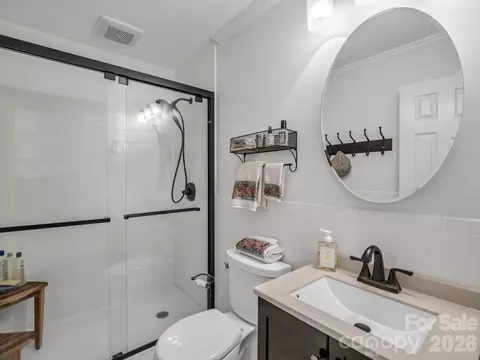 Bath - 335 Melrose 111 Ave #111, Tryon, NC 28782 photo 3 of 5