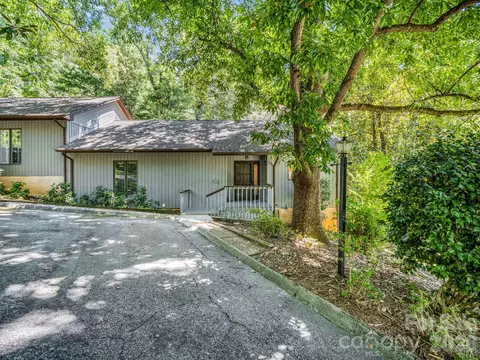 Exterior - 335 Melrose 111 Ave #111, Tryon, NC 28782 photo 3 of 8
