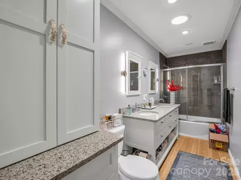 Bath - 335 Melrose 111 Ave #111, Tryon, NC 28782 photo 1 of 5