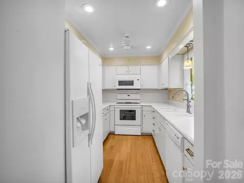 Kitchen - 335 Melrose 111 Ave #111, Tryon, NC 28782 photo 1 of 6