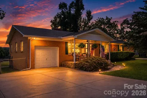 724 Hillcrest Dr, Bessemer City, NC 28016