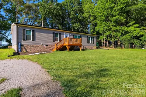 947 Jay Burke Rd, Taylorsville, NC 28681