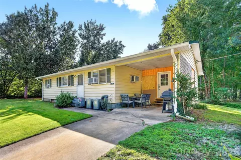 55 Edwards Dr, Nebo, NC 28761
