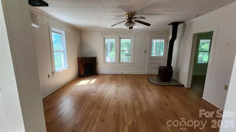 Living - 844 Connahetta St, Murphy, NC 28906 photo 1 of 3