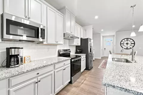 Kitchen - 720 Hazel Way, Denver, NC 28037 photo 2 of 6
