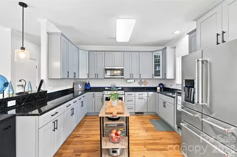 Kitchen - 7189 Windy Pine Cir, Denver, NC 28037 photo 3 of 4