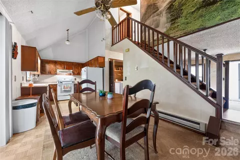 Dining - 131 Spencer St, Clyde, NC 28721 photo 3 of 4
