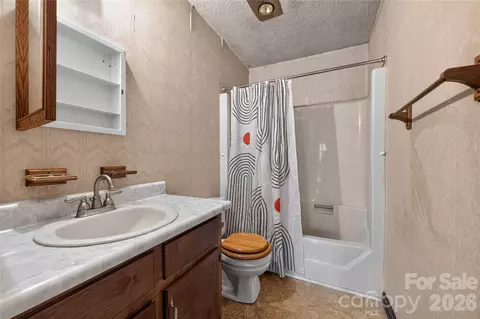 Bath - 131 Spencer St, Clyde, NC 28721 photo 1 of 2