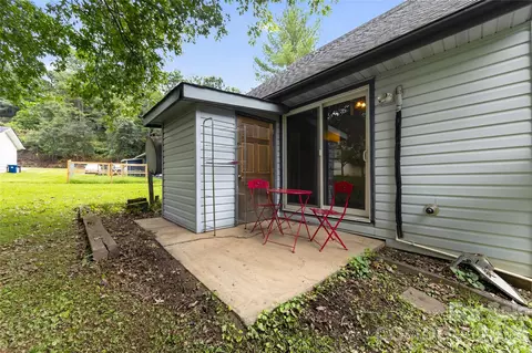 Exterior - 131 Spencer St, Clyde, NC 28721 photo 3 of 4