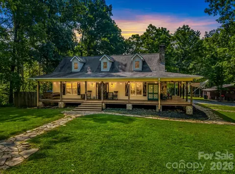 209 Chrysalis Ln, Lake Lure, NC 28746