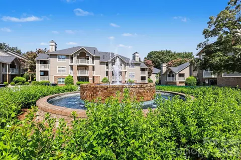 5009 Sharon I Rd #I, Charlotte, NC 28210
