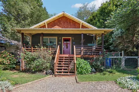 137 Sulphur Springs Rd, Asheville, NC 28806