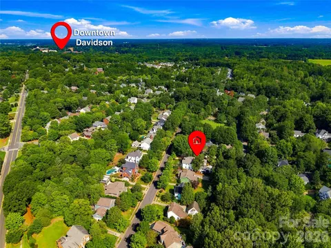 View/Area - 224 N Kimberly Rd, Davidson, NC 28036 photo 1 of 4