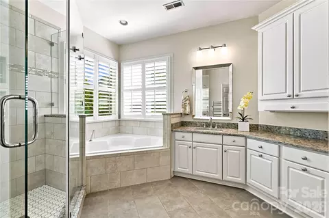 Bath - 224 N Kimberly Rd, Davidson, NC 28036 photo 2 of 5