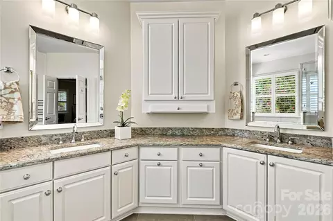 Bath - 224 N Kimberly Rd, Davidson, NC 28036 photo 3 of 5
