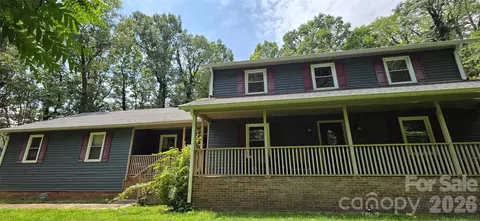 8979 Twin Lake Dr, Kernersville, NC 27284