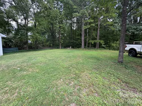 Exterior - 410 Spring St, Denton, NC 27239 photo 4 of 7
