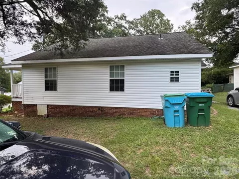 Exterior - 410 Spring St, Denton, NC 27239 photo 3 of 7