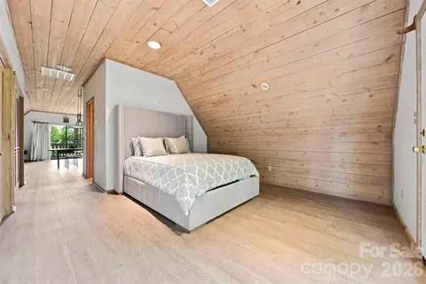 Bedroom - 6580 Central Dr, Conover, NC 28613 photo 6 of 7