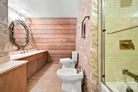 Bath - 6580 Central Dr, Conover, NC 28613 photo 3 of 5