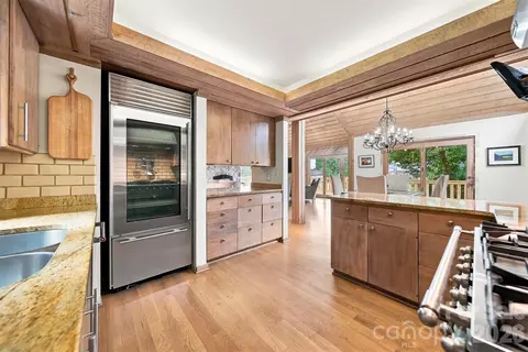 Kitchen - 6580 Central Dr, Conover, NC 28613 photo 2 of 2