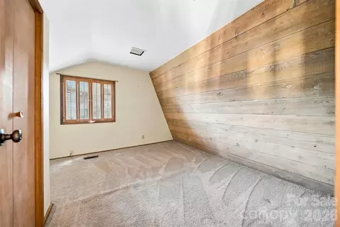 Bedroom - 6580 Central Dr, Conover, NC 28613 photo 5 of 7