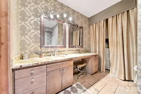 Bath - 6580 Central Dr, Conover, NC 28613 photo 1 of 5