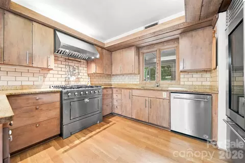 Kitchen - 6580 Central Dr, Conover, NC 28613 photo 1 of 2