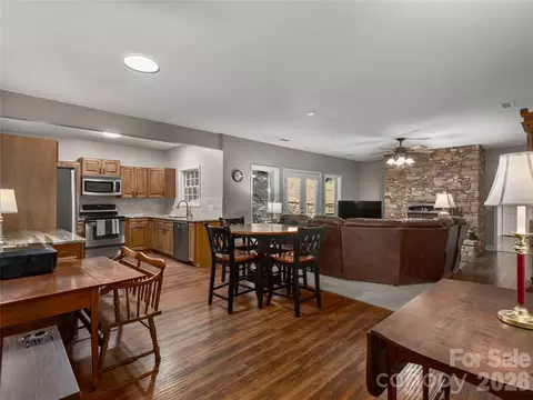 Living - 314 Summerset Dr, Clyde, NC 28721 photo 2 of 4