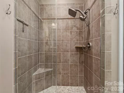 Bath - 314 Summerset Dr, Clyde, NC 28721 photo 2 of 5