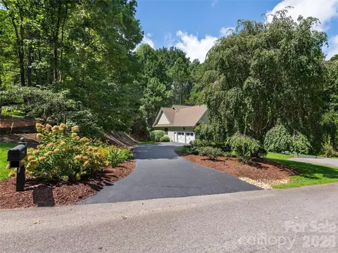 Exterior - 314 Summerset Dr, Clyde, NC 28721 photo 2 of 8