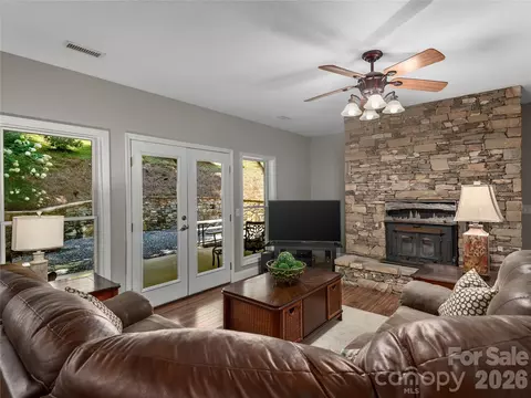 Living - 314 Summerset Dr, Clyde, NC 28721 photo 4 of 4