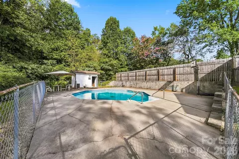 Exterior - 2075 S Fork Dr, Morganton, NC 28655 photo 5 of 10