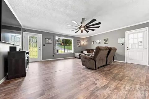Living - 2075 S Fork Dr, Morganton, NC 28655 photo 2 of 3